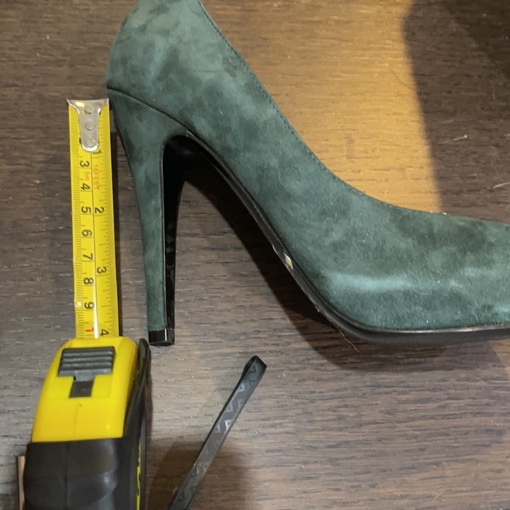 Shoes - Picture 9 of 10